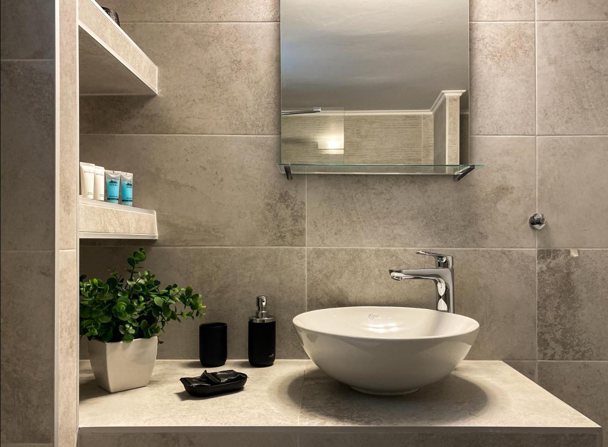 Acropolis Slow Living Apt Under The Parthenon アテネ エクステリア 写真